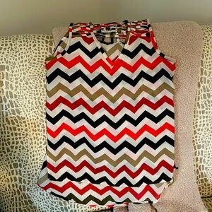 Sleeveless basket weave chevron blouse